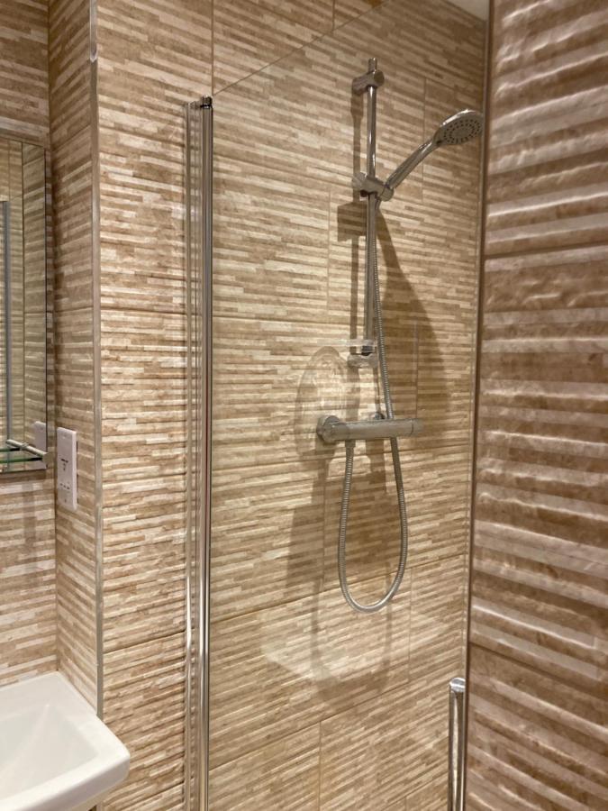 Wicks At 26 Hotel Sandown Kültér fotó